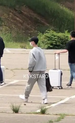 边伯贤入伍第一天,粉丝就闹乌龙,边伯贤:这是那群说爱我的人?