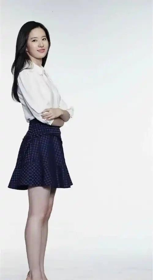 明星影视演员,歌手刘亦菲穿搭写真照合集《三》_相片_交流_侵权