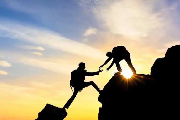 真正的友谊,不是花言巧语,而是关键时刻拉你的那只手 - 美篇