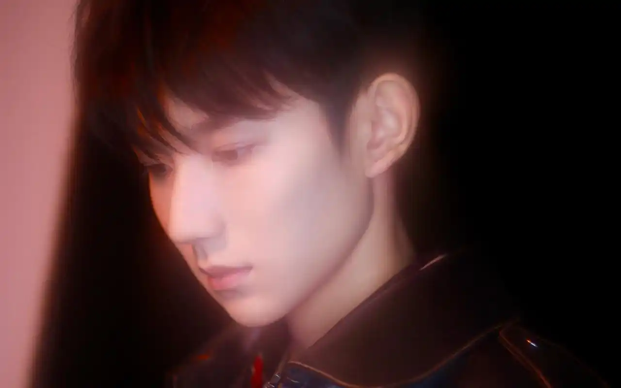 王源西装帅气写真高清图片桌面壁纸