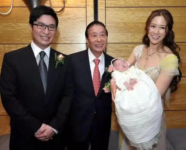 人人羡慕的"千亿媳妇",也成了"生子机器"|李家诚|李兆基|洪天明|娱乐