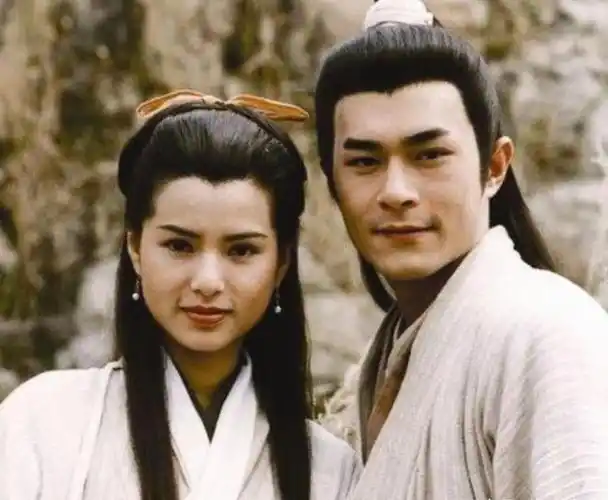 刘亦菲古天乐同框两版的杨过小龙女巧妙相遇了