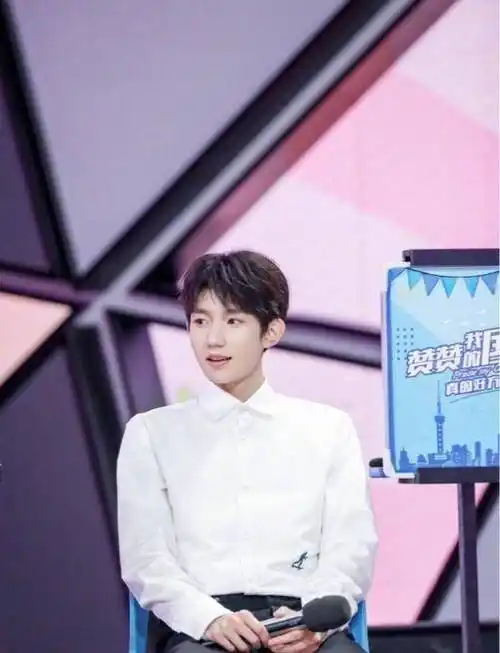 原创原创快乐大本营看点不断吴昕向钟汉良道歉郭京飞说自己是王源