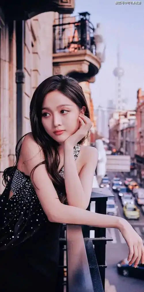 原创美女明星吴宣仪高清壁纸写真肤白貌美楚楚动人