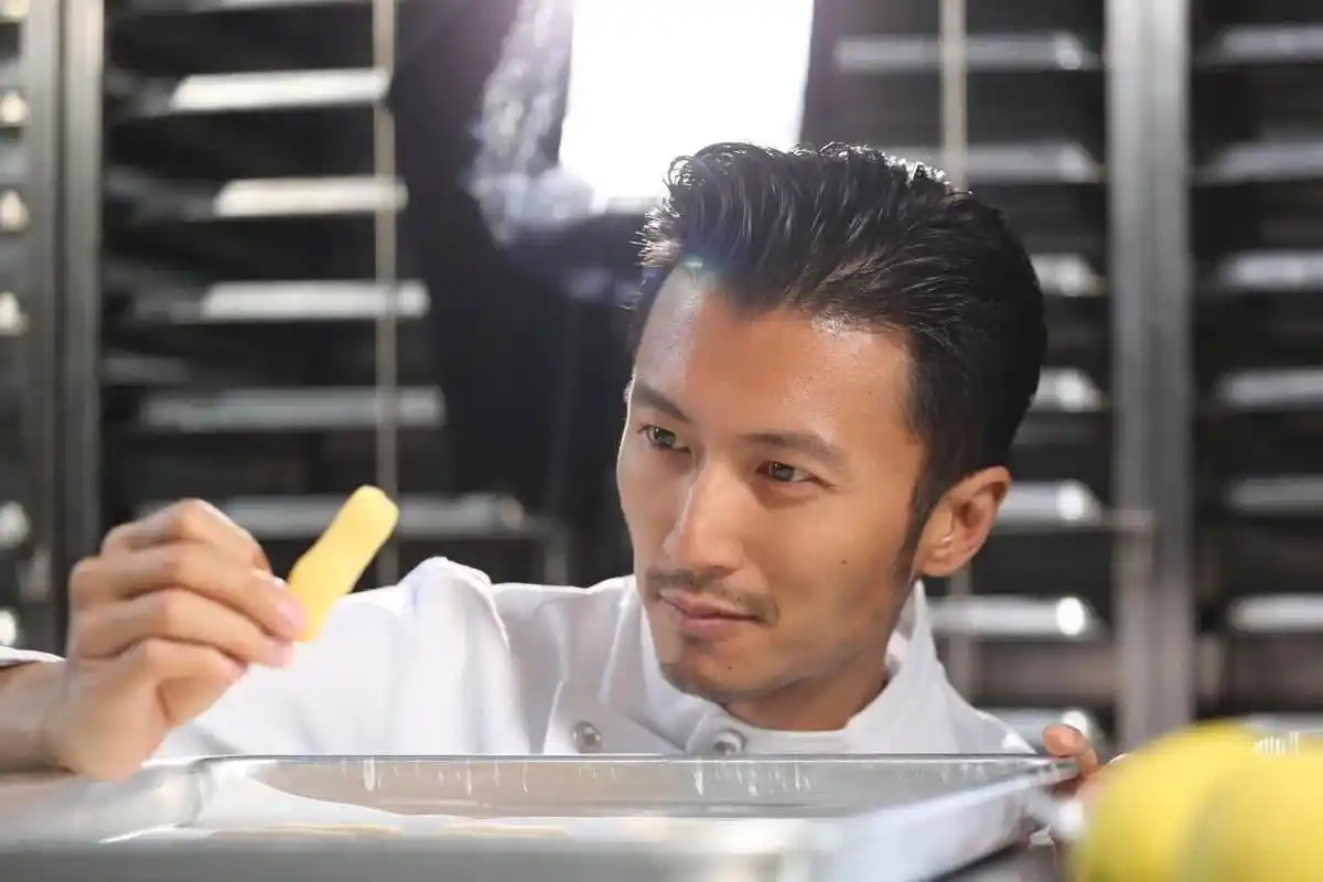 张柏芝和谢霆锋分手多年,当孩子仍夸谢霆锋,网友:分手见人品!