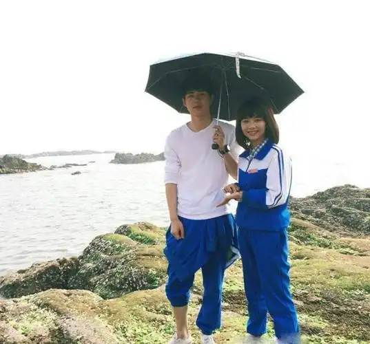 刘昊然喜欢过谭松韵吗 曾被拍到一起散步