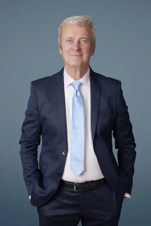 男人多少岁适合穿西装?桂人装给你解答