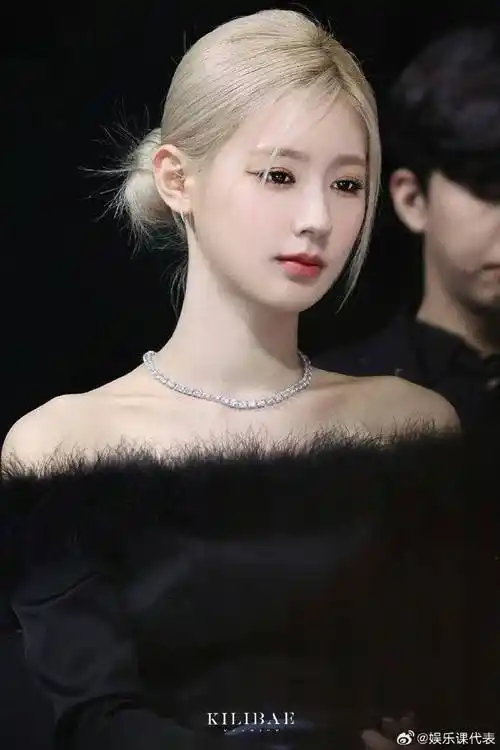 吴世勋,车银优 ,罗渽民,黄铉辰,朴成训 ,林允儿 ,裴珠泫 ,金智秀