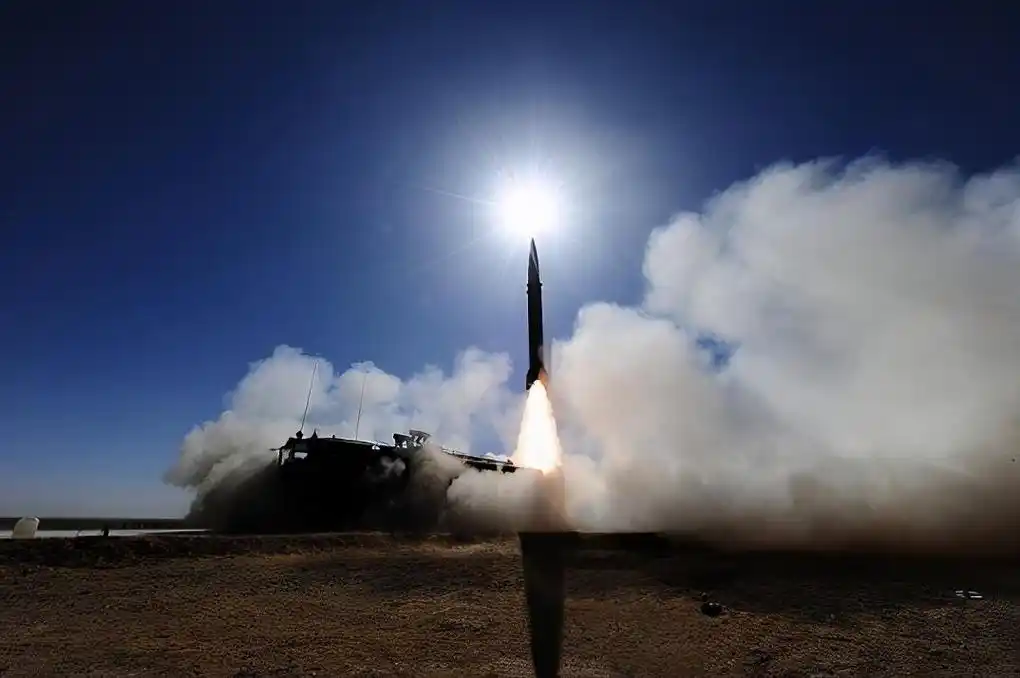 东风100巡航导弹:我军低调杀手锏的无敌存在!