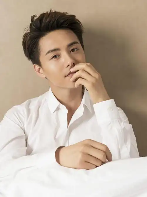 马天宇晒年少照片:不思量,自难忘!纪念一下我妈!