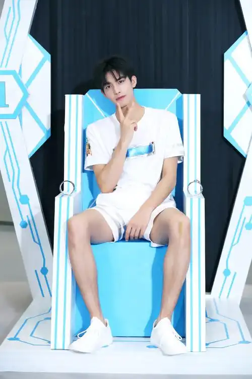 剧照高清帅气高能少年团宋威龙