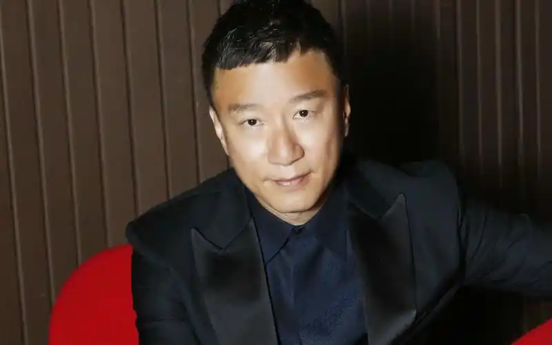 《征服》刘华强为何只骑小电驴,为何要捅瓜贩,背后有三大原因.