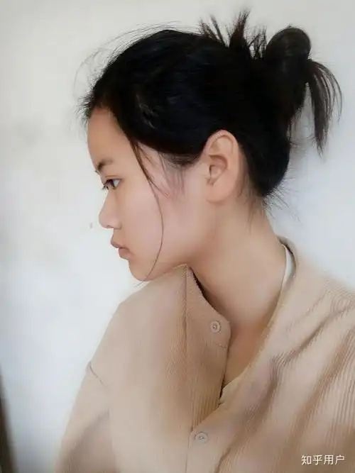 女孩子塌鼻梁山根低是怎样的体验