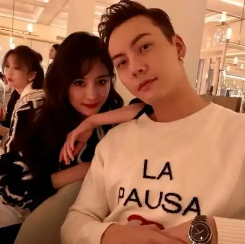 杨幂陈伟霆官宣了这次终于成了