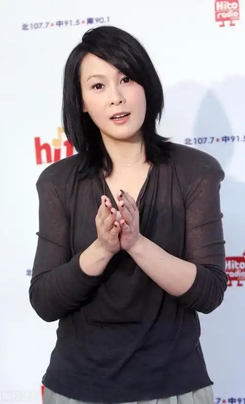 刘若英,气质很美 看着漂亮了