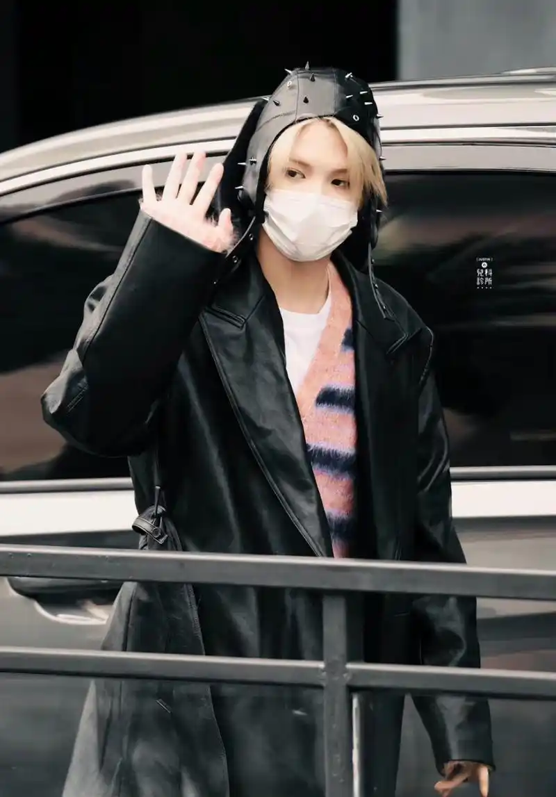 黄明昊是帽子大王吧# 哈哈哈在线问黄明昊戴过多少种帽子?