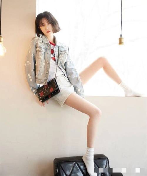 02 李溪芮步子一迈,一股"豪门千金复仇归来"的既视感扑面而来.