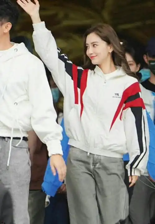 跑男特别季angelababy缺席引热议: 时尚与娱乐的交叉路口|杨颖|模特