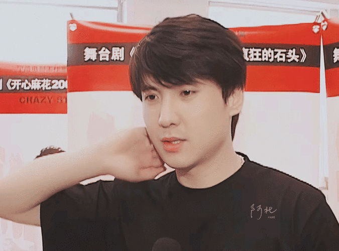 杜江晒沈腾证件照,称自己是沈腾的颜粉 没毛病