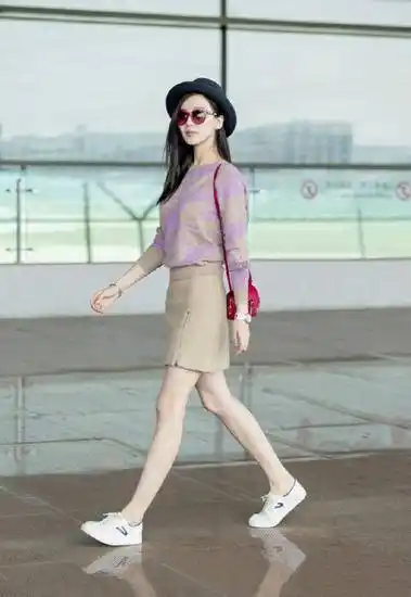 走路外八的女明星!迪丽热巴被嘲走路像大猩猩