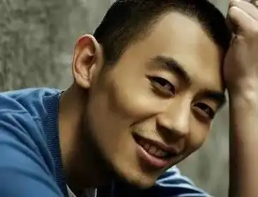 朱亚文错过初恋后独宠沈佳妮12年我的荷尔蒙只对老婆释放