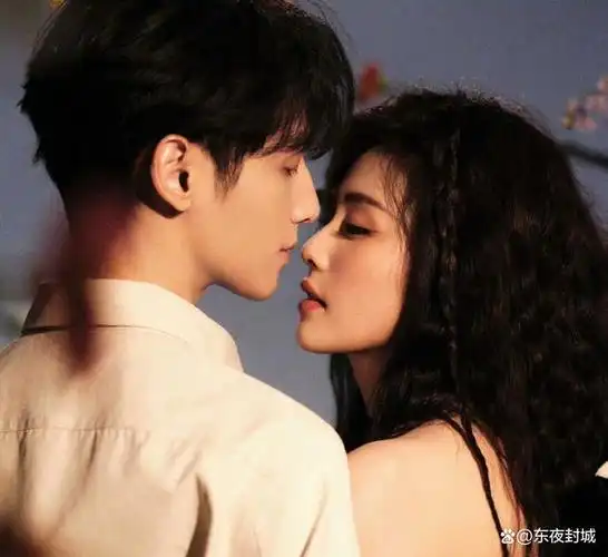 罗云熙白鹿520营业照来了,一黑一白,各有各的魅力