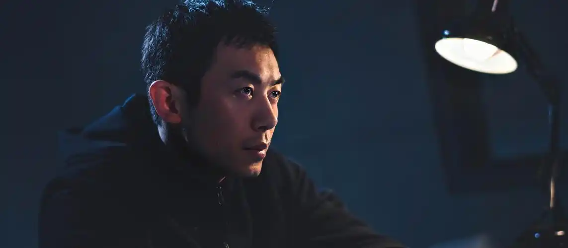 朱亚文《十日游戏》收官 "反派"演技诠释多层次暗黑系