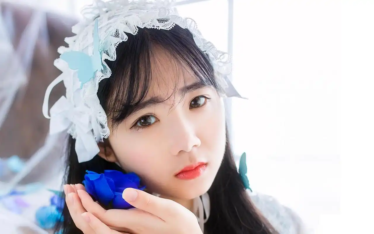 文艺美女唯美写真图片桌面壁纸