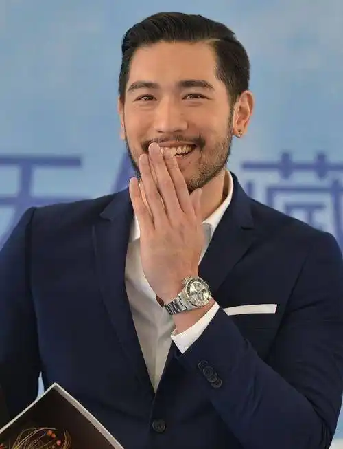 事发过去一天,节目已经停止了录制,其他嘉宾都还沉浸在悲痛之中,无人