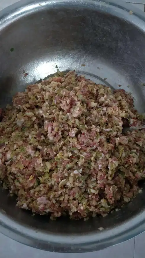 白菜大肉的饺子馅儿完成了哟
