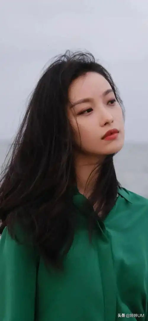 倪妮壁纸一眨眼都是风情万种