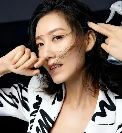 高露个人资料老公(著名演员高露:嫁普通丈夫,婚后连生两胎,如今一家四