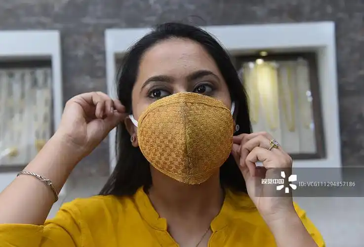 世界最贵口罩镶嵌钻石价值千万