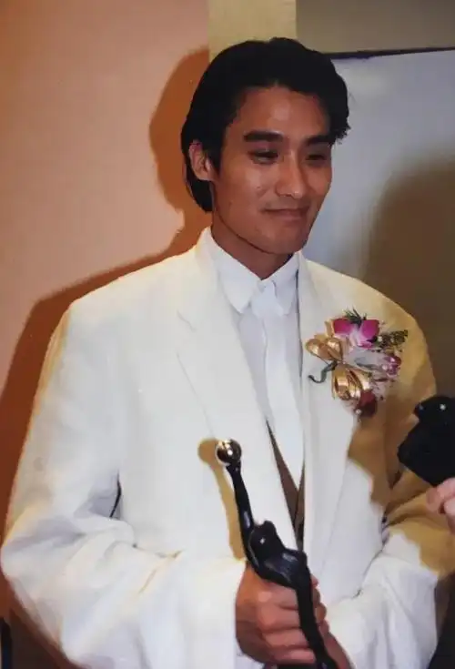 回顾演员梁家辉我这辈子最正确的决定就是娶了一个平凡的妻子