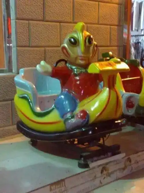 有一种恐怖叫超市门口的摇摇车