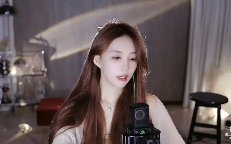 王雨檬呀_2022-10-16 1时15分温柔气质小雨檬