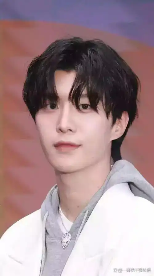 男明星怼脸"生图"大公开,网友:太丑了