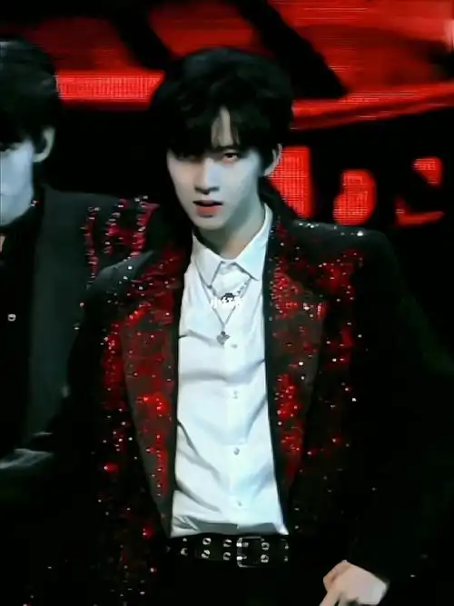 贺峻霖dancingwithastranger