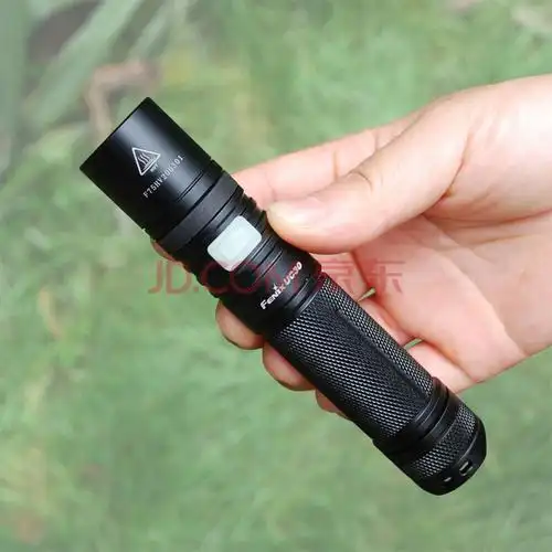 usb直充fenix菲尼克斯uc30强光充电手电筒家用户外车载960流明