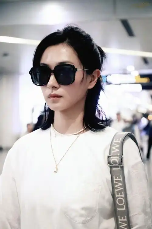 万茜八千里路云和月