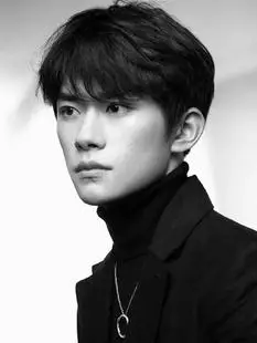 易烊千玺同款假发男韩版帅气逼真男士短直发黑色学生蓬松自然男发