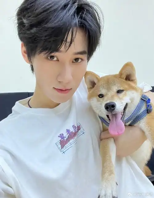 张真源0416生日快乐#98愿你能做披荆斩棘的大英雄,也能是被人疼爱