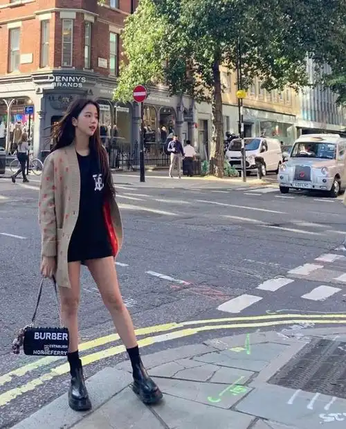 2,不是lisa,不是jennie,blackpink里的亚洲通吃脸是她