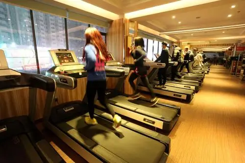 威尔士被收购传统健身房迎来中年危机