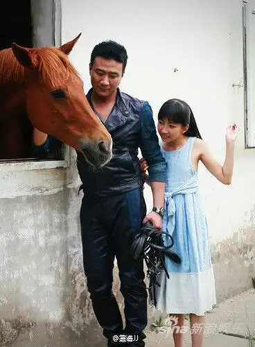 主题:大半夜翻了胡军微博,真·女儿奴,感觉比四块五还夸张 [86]