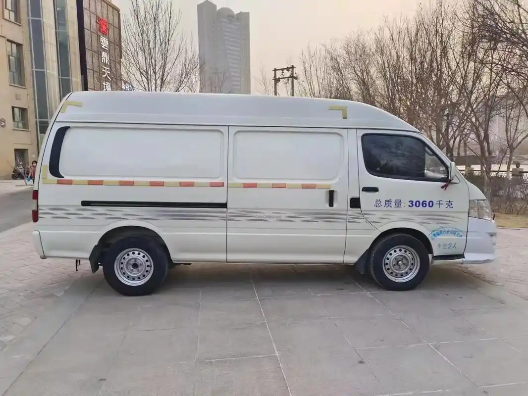 货拉拉首选.出售本地2016年7月金龙盲仓封闭式货车,手动挡 - 抖音