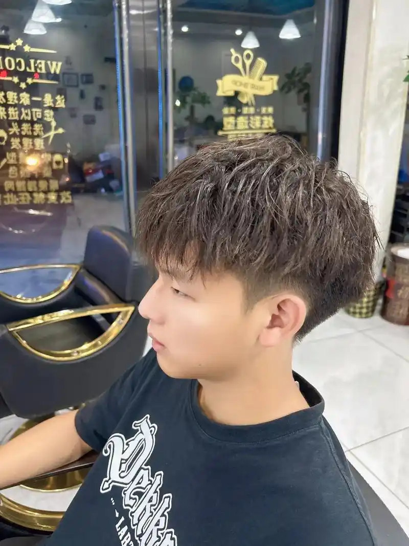 摩根碎盖了解一波#男生烫发发型推荐 - 抖音