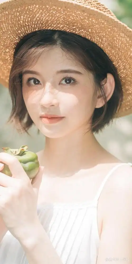 林思意,浪漫私服写真图片集合,唯美小清新活力十足