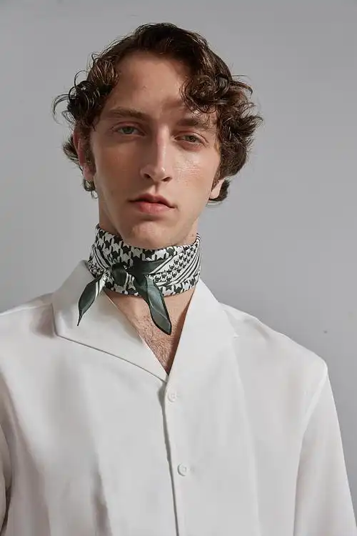 男士丝巾形象拍摄