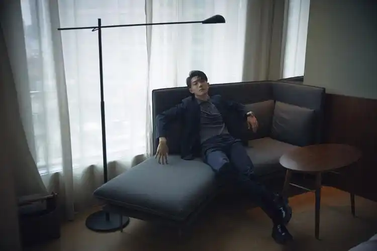 简介:李泽锋酷帅魅力写真图片,分享一组李泽锋图片给大家,图中的明星